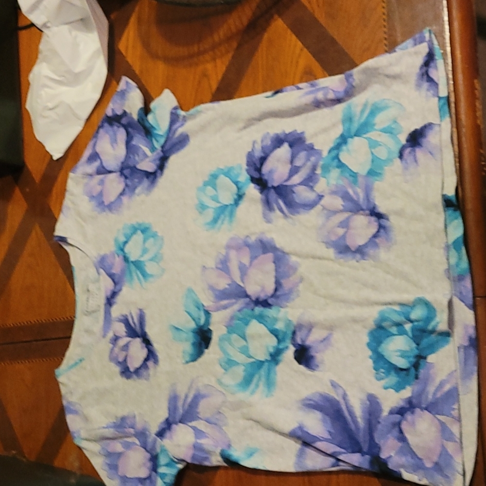 Women's shirt